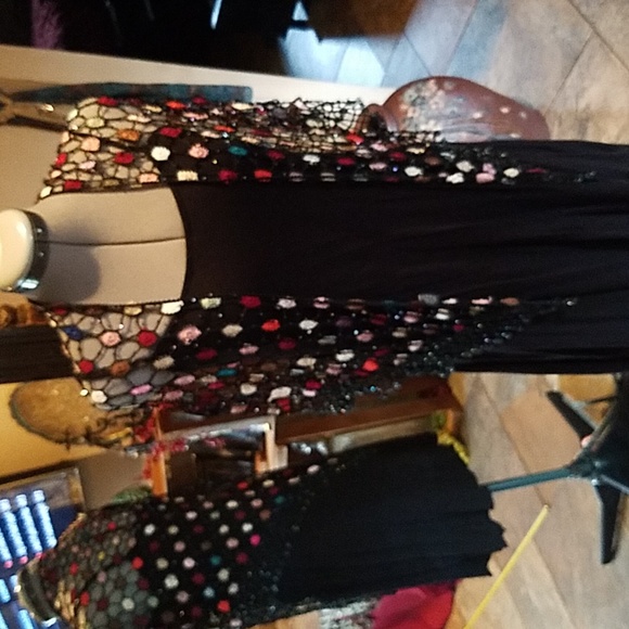 Boho Embroirdered Shawl/Scarf/Wrap - Picture 3 of 11